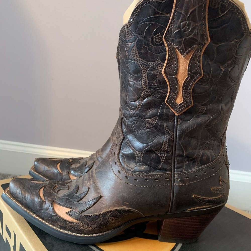 Ariat Dahlia boots.  Never worn.